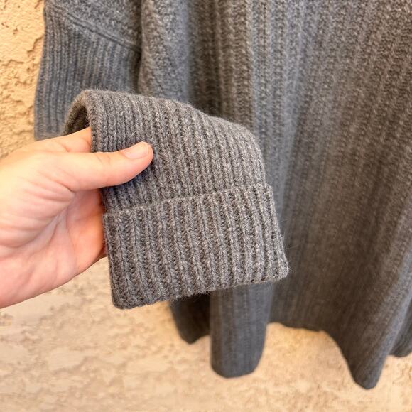 Garnet Hill Angora Lambswool Turtleneck Sweater Size Large - Picture 4 of 6